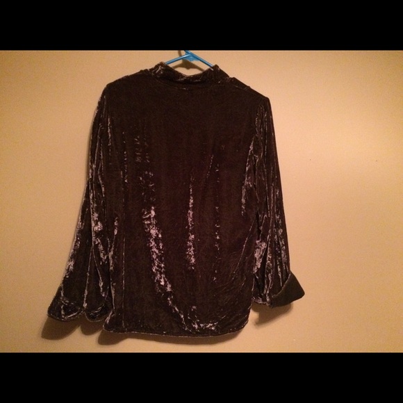 Beautiful crushed velvet top - Picture 2 of 2